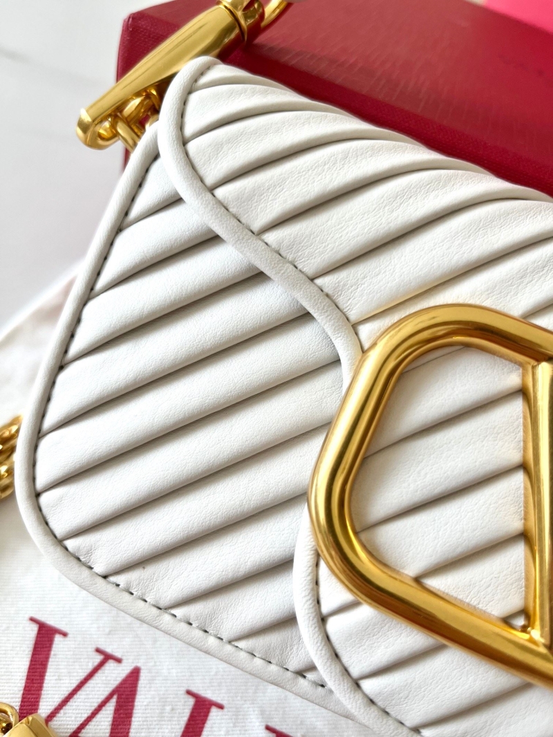 Va1e*ntin0 satchel bag